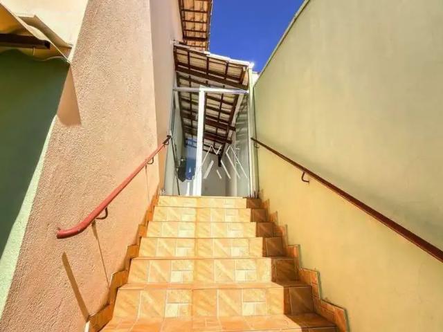 Casa / Sobrado para Locação em Igarapé/MG Meriti 3 Quartos