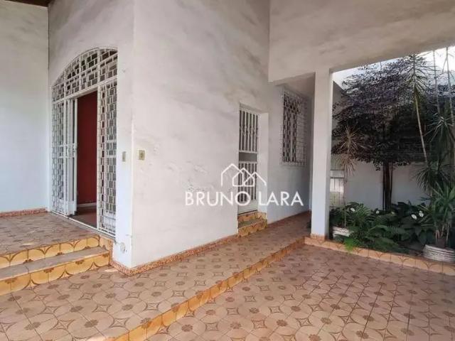 Casa / Sobrado para Locação em Igarapé/MG Centro 5 Quartos