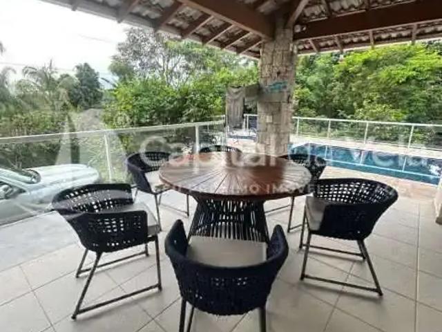 Casa / Sobrado para Locação em Ilhabela/SP Cocaia 4 Quartos