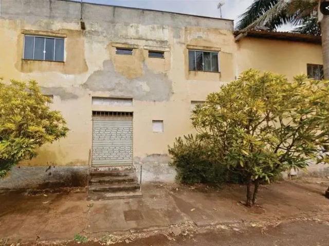 Casa / Sobrado para Locação em Itumbiara/GO Vilage Beira Rio 3 Quartos