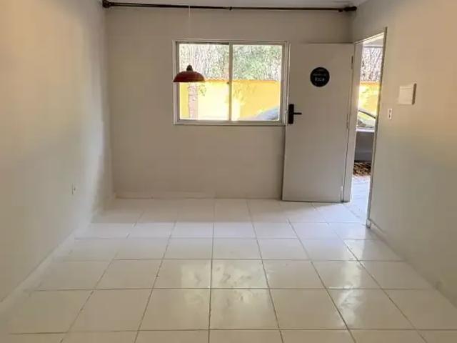 Casa / Sobrado para Locação em Itaguaí/RJ Centro 2 Quartos