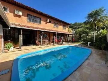 Casa / Sobrado para Locação em Itajaí/SC Cabeçudas 5 Quartos