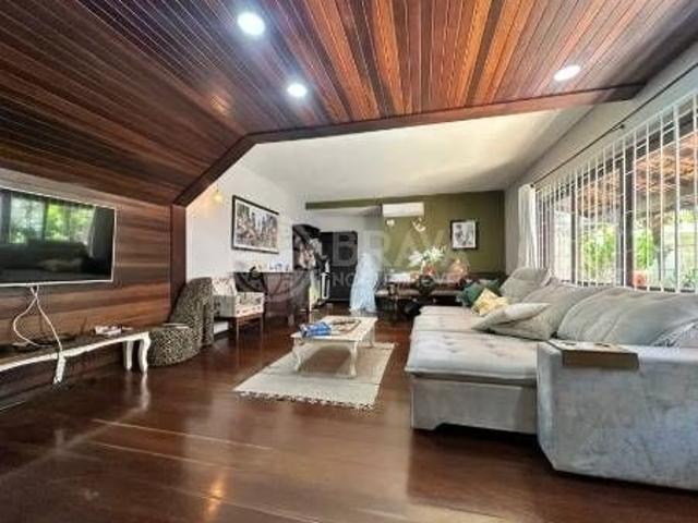 Casa / Sobrado para Locação em Itajaí/SC Cabeçudas 5 Quartos