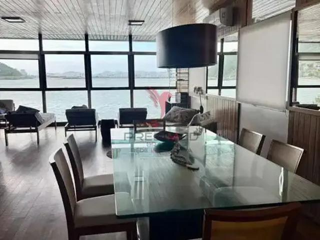 Casa / Sobrado para Locação em Itajaí/SC Cabeçudas 6 Quartos