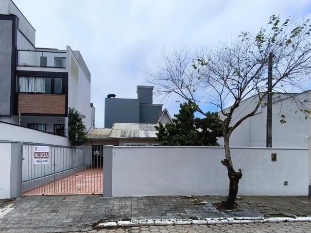 Casa / Sobrado para Locação em Itajaí/SC Carvalho 3 Quartos