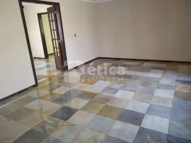 Casa / Sobrado para Locação em Itajaí/SC Centro 3 Quartos