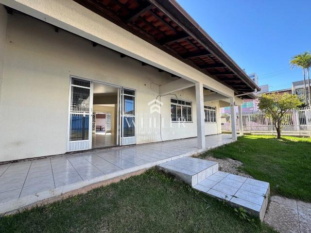 Casa / Sobrado para Locação em Itajaí/SC Dom Bosco 3 Quartos