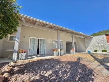 Casa / Sobrado para Locação em Itajaí/SC Fazenda 5 Quartos