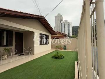 Casa / Sobrado para Locação em Itajaí/SC Fazenda 3 Quartos