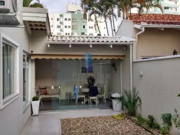 Casa / Sobrado para Locação em Itajaí/SC Fazenda 3 Quartos