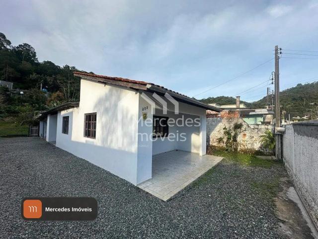 Casa / Sobrado para Locação em Itajaí/SC Fazendinha 2 Quartos