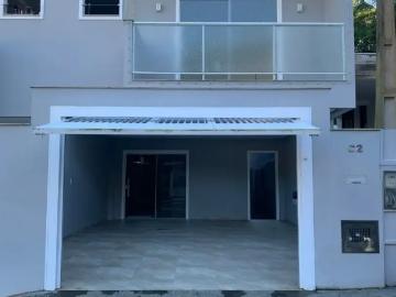 Casa / Sobrado para Locação em Itajaí/SC Fazendinha 3 Quartos