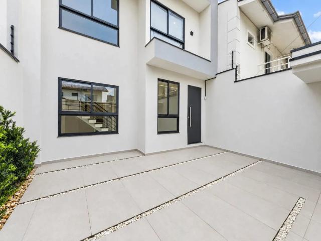 Casa / Sobrado para Locação em Itajaí/SC São João 3 Quartos