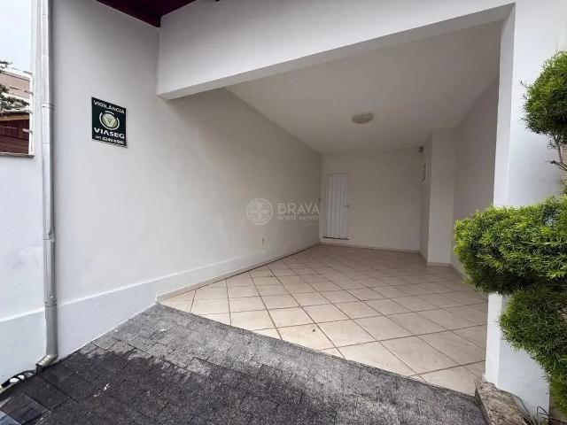 Casa / Sobrado para Locação em Itajaí/SC São João 2 Quartos
