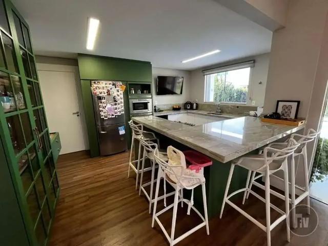 Casa / Sobrado para Locação em Itajaí/SC Praia Brava 3 Quartos