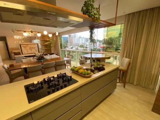 Casa / Sobrado para Locação em Itajaí/SC Praia Brava 4 Quartos