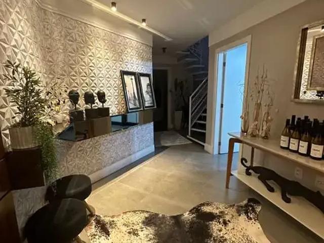 Casa / Sobrado para Locação em Itajaí/SC Praia Brava 4 Quartos