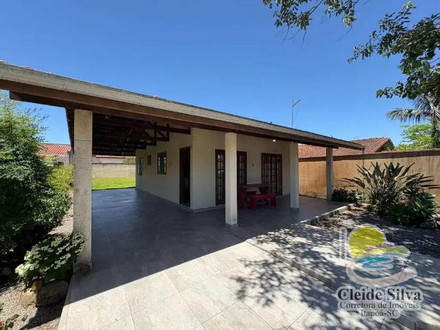Casa / Sobrado para Locação em Itapoá/SC Itapema do Sai 3 Quartos