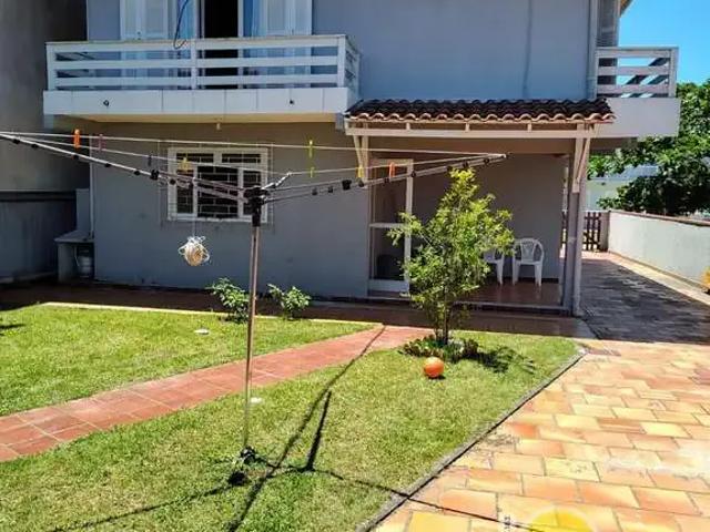 Casa / Sobrado para Locação em Itapoá/SC Rainha do Mar 3 Quartos