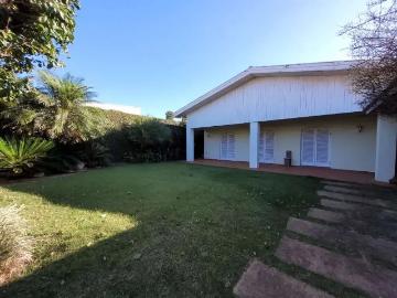Casa / Sobrado para Locação em Itapetininga/SP Vila Nastri 5 Quartos