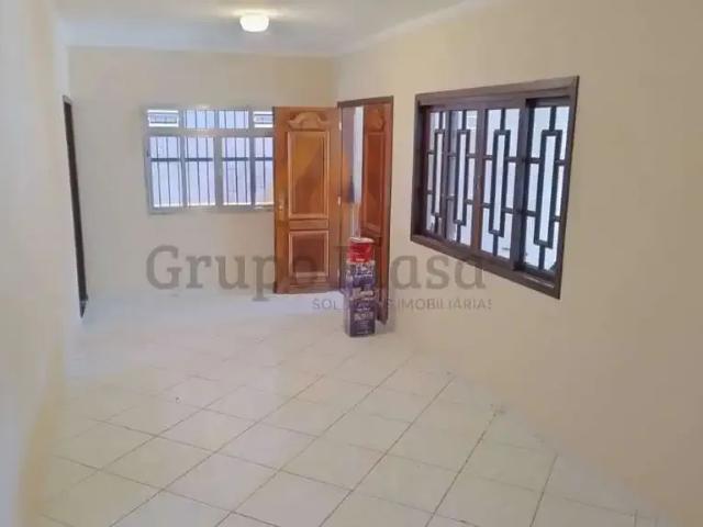 Casa / Sobrado para Locação em Itapecerica da Serra/SP Jardim Marilu 3 Quartos