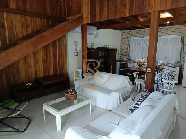 Casa / Sobrado para Locação em Itapema/SC Meia Praia 3 Quartos