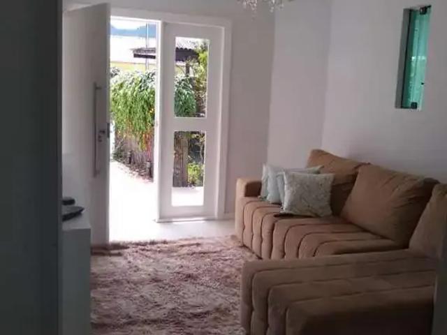Casa / Sobrado para Locação em Itapema/SC Casa Branca 3 Quartos