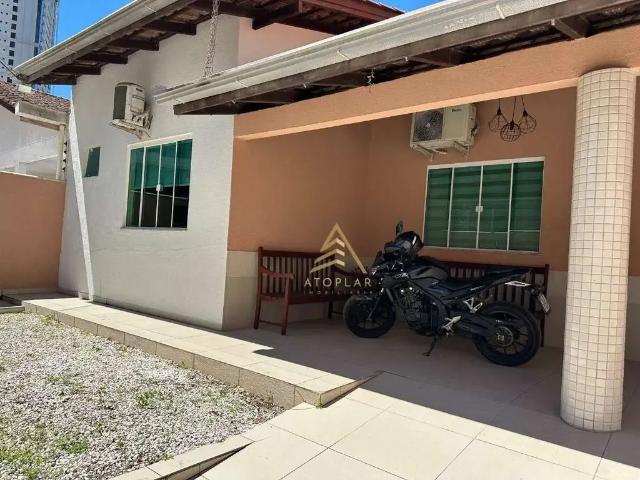Casa / Sobrado para Locação em Itapema/SC Centro 3 Quartos