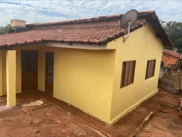 Casa / Sobrado para Locação em Itapuí/SP Centro 3 Quartos