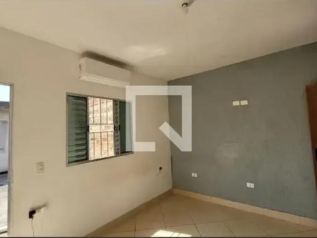 Casa / Sobrado para Locação em Itaquaquecetuba/SP Pedreira 1 Quartos