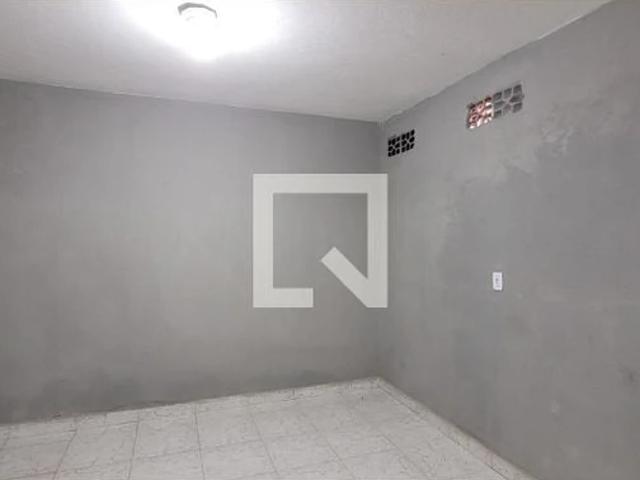 Casa / Sobrado para Locação em Itaquaquecetuba/SP Vila Arizona 1 Quartos