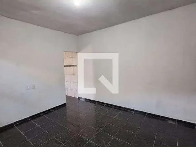 Casa / Sobrado para Locação em Itaquaquecetuba/SP Vila Arizona 2 Quartos