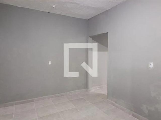 Casa / Sobrado para Locação em Itaquaquecetuba/SP Vila Arizona 2 Quartos