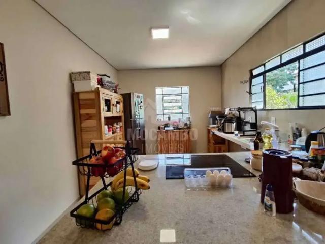 Casa / Sobrado para Locação em Itatiba/SP Centro 3 Quartos