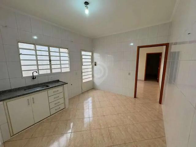 Casa / Sobrado para Locação em Itatiba/SP Jardim México 2 Quartos