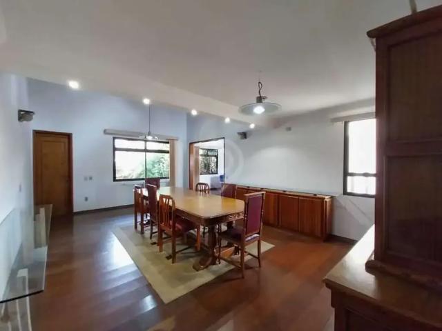 Casa / Sobrado para Locação em Itatiba/SP Vila Brasileira 4 Quartos