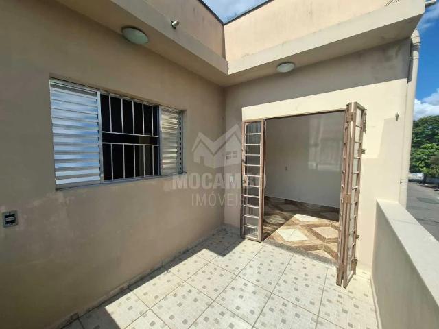 Casa / Sobrado para Locação em Itatiba/SP Vila Santa Terezinha 3 Quartos