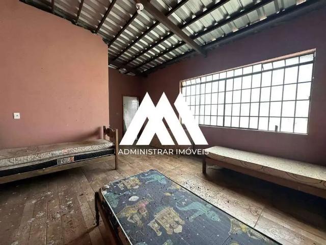 Casa / Sobrado para Locação em Itaúna/MG Universitário 6 Quartos