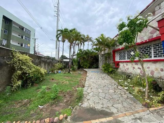 Casa / Sobrado para Locação em João Pessoa/PB Torre 5 Quartos