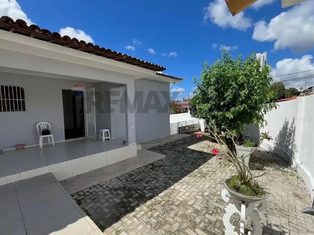 Casa / Sobrado para Locação em João Pessoa/PB Ipês 5 Quartos