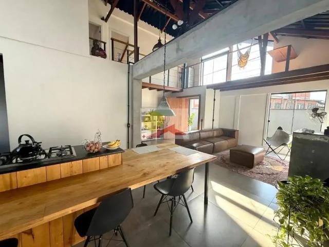 Casa / Sobrado para Locação em Joinville/SC Costa e Silva 4 Quartos