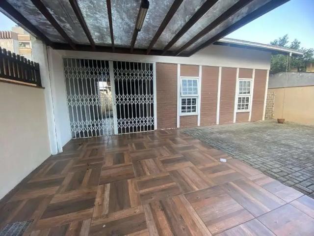 Casa / Sobrado para Locação em Joinville/SC Costa e Silva 2 Quartos