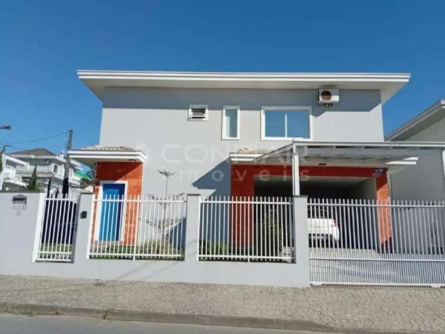 Casa / Sobrado para Locação em Joinville/SC Costa e Silva 2 Quartos