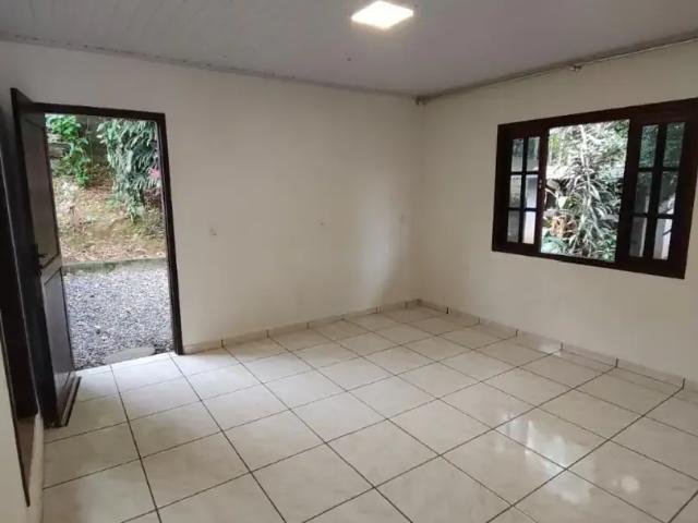 Casa / Sobrado para Locação em Joinville/SC Costa e Silva 2 Quartos