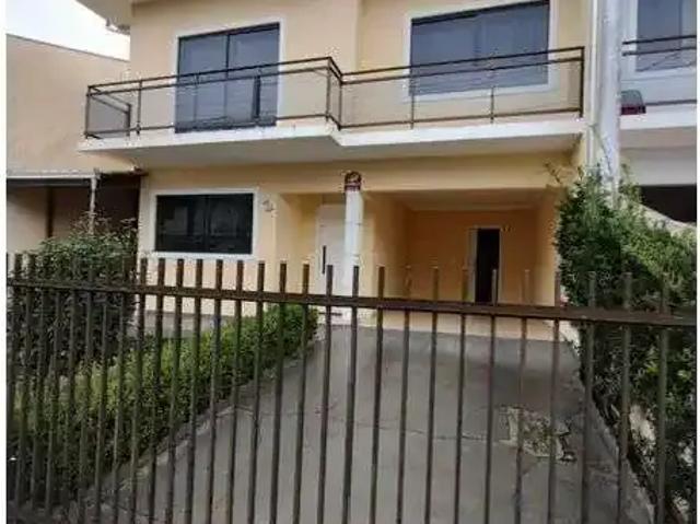 Casa / Sobrado para Locação em Joinville/SC Costa e Silva 3 Quartos