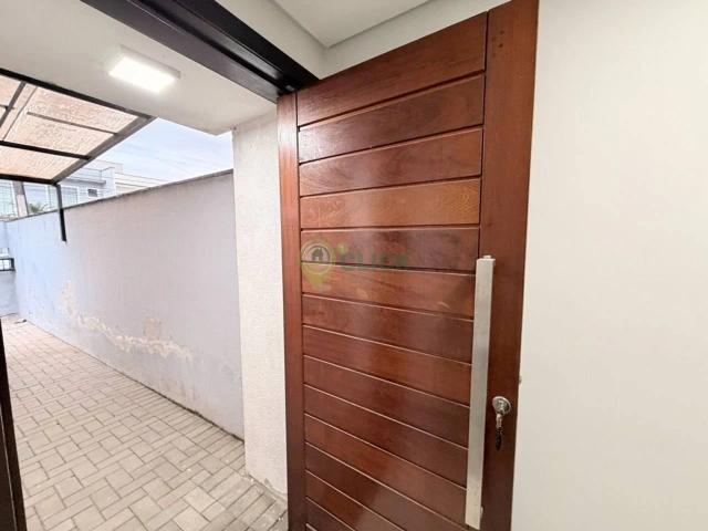 Casa / Sobrado para Locação em Joinville/SC Costa e Silva 3 Quartos