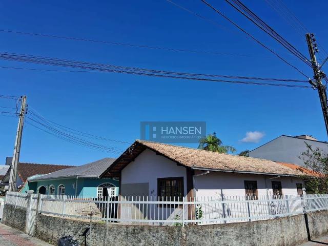 Casa / Sobrado para Locação em Joinville/SC Costa e Silva 3 Quartos