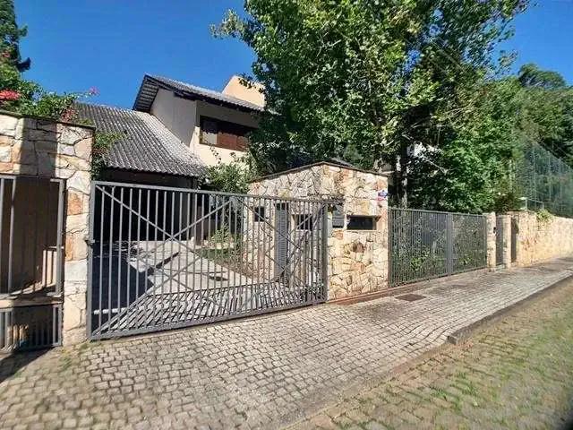 Casa / Sobrado para Locação em Joinville/SC Centro 4 Quartos