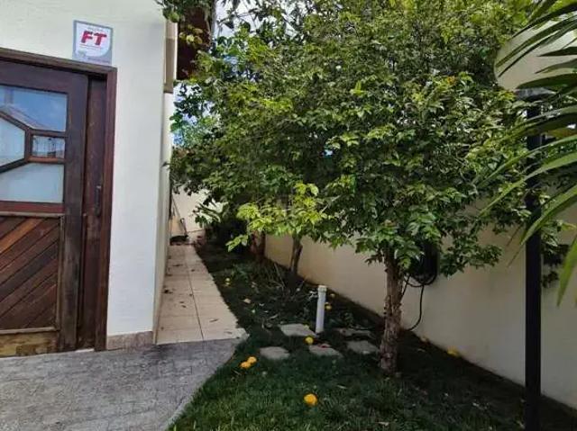 Casa / Sobrado para Locação em Joinville/SC América 4 Quartos