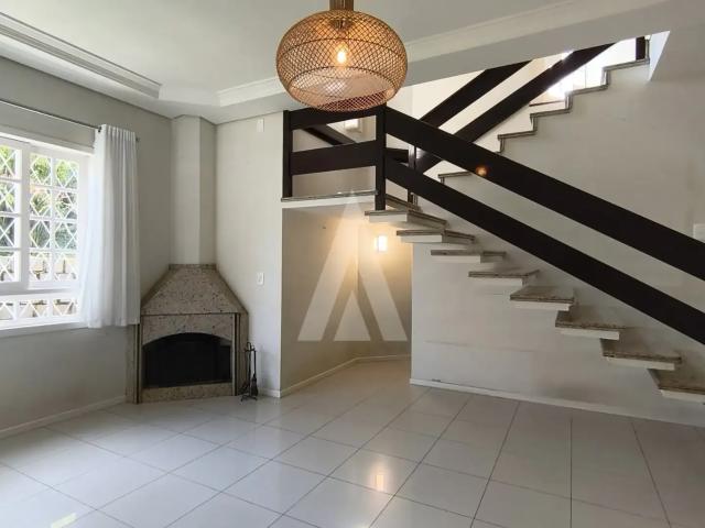 Casa / Sobrado para Locação em Joinville/SC América 4 Quartos